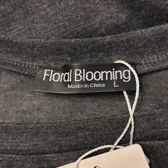 Women’s Floral Blooming Long Sleeve Top with Cheetah Inserts - Picture 6 of 6